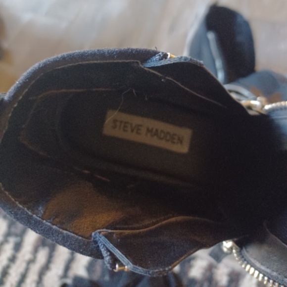 Steve Madden Black Zip Up Platform Sneakers Size 9
#N030 - Picture 4 of 6